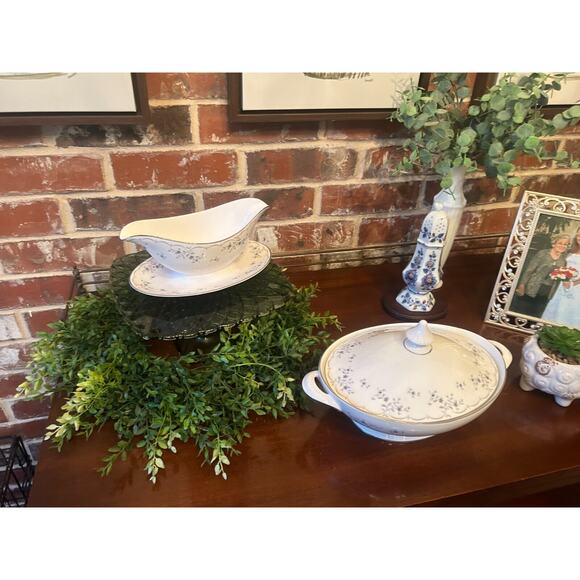 RARE Royal Doulton Cotillion H4962 VTG Fine Bone China Vegetable Bowl w/ Lid - Picture 6 of 7